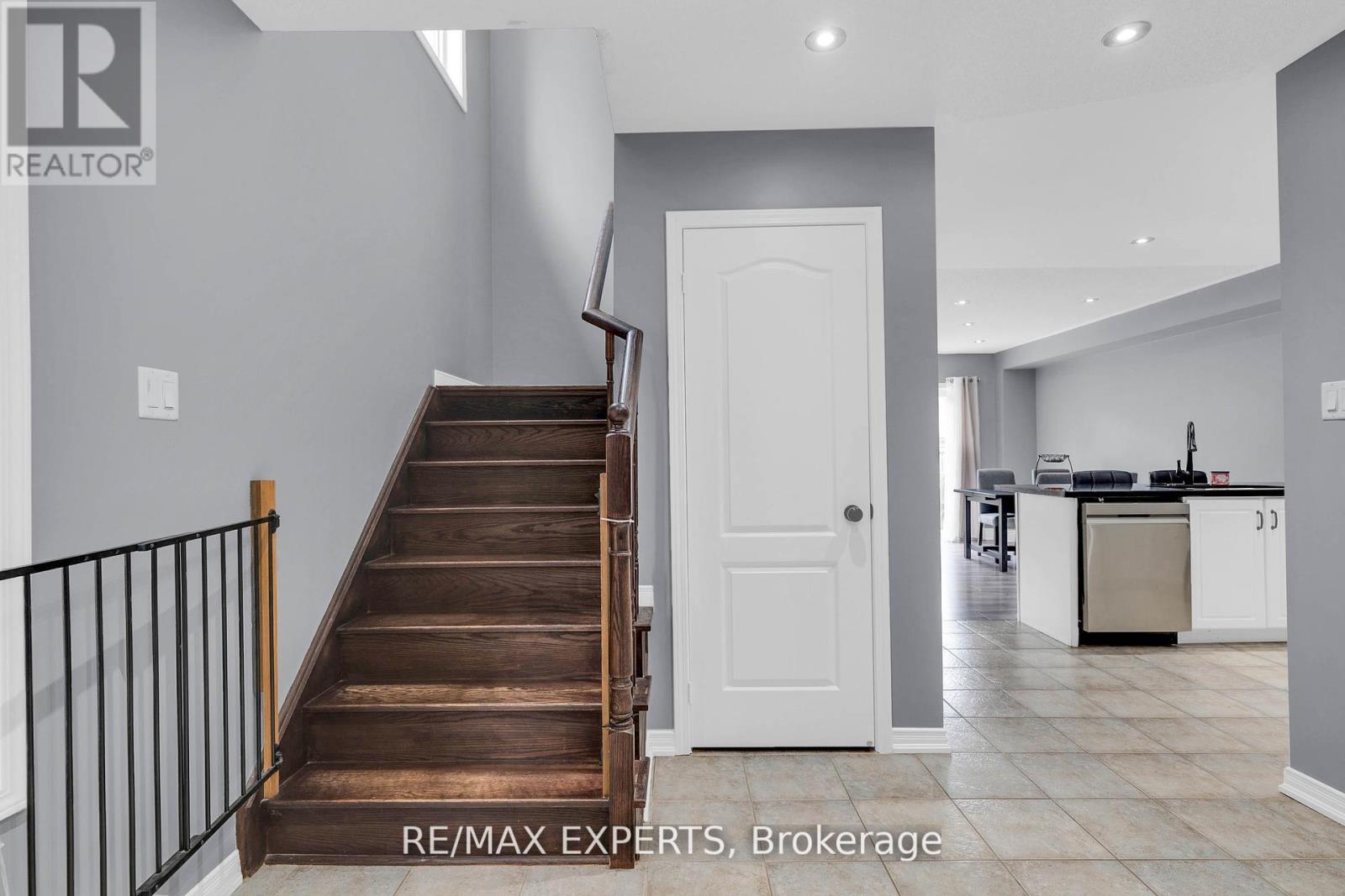 43 Carter Street, Bradford West Gwillimbury, Ontario  L3Z 2A4 - Photo 17 - N12481991