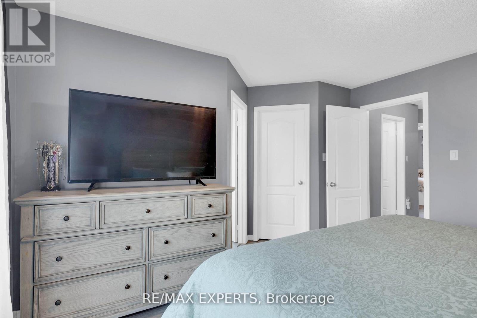 43 Carter Street, Bradford West Gwillimbury, Ontario  L3Z 2A4 - Photo 22 - N12481991