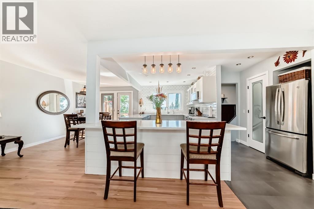 132 Silver Ridge Rise Nw, Calgary, Alberta  T3B 4P7 - Photo 9 - A2257925