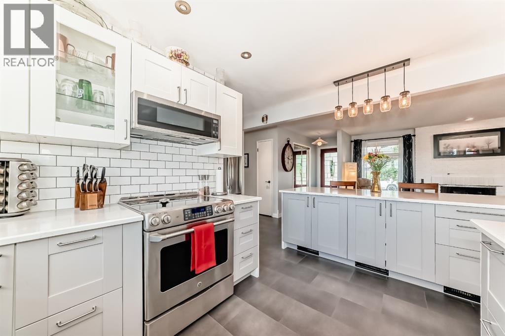 132 Silver Ridge Rise Nw, Calgary, Alberta  T3B 4P7 - Photo 13 - A2257925