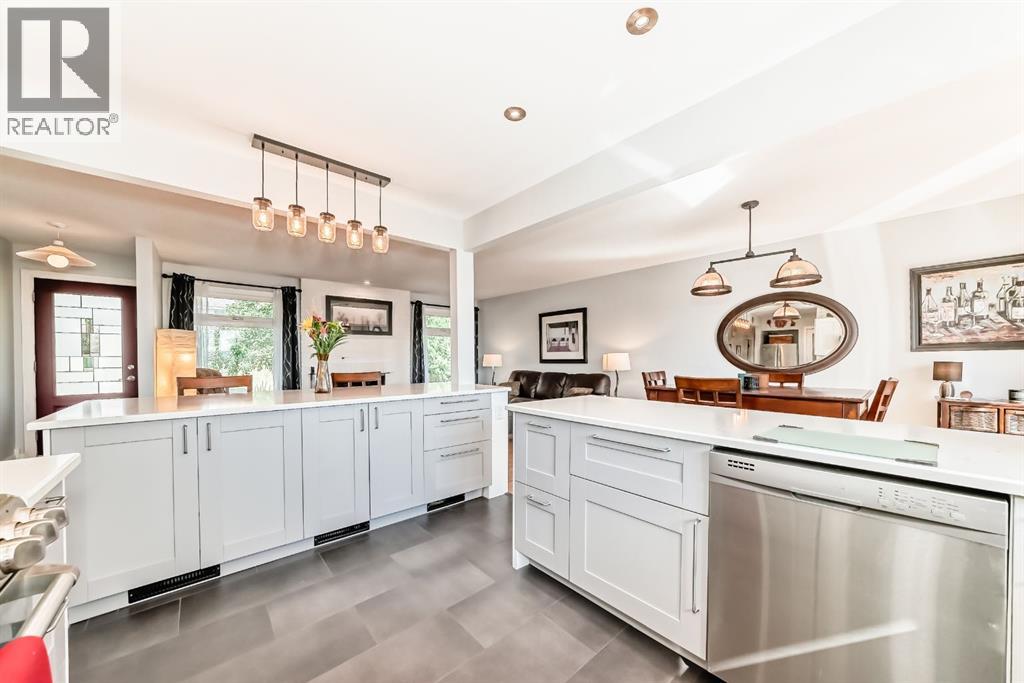 132 Silver Ridge Rise Nw, Calgary, Alberta  T3B 4P7 - Photo 12 - A2257925