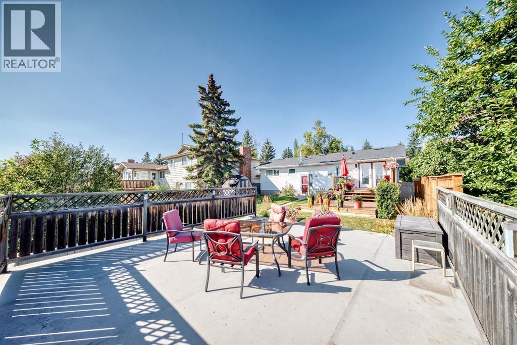 132 Silver Ridge Rise Nw, Calgary, Alberta  T3B 4P7 - Photo 32 - A2257925