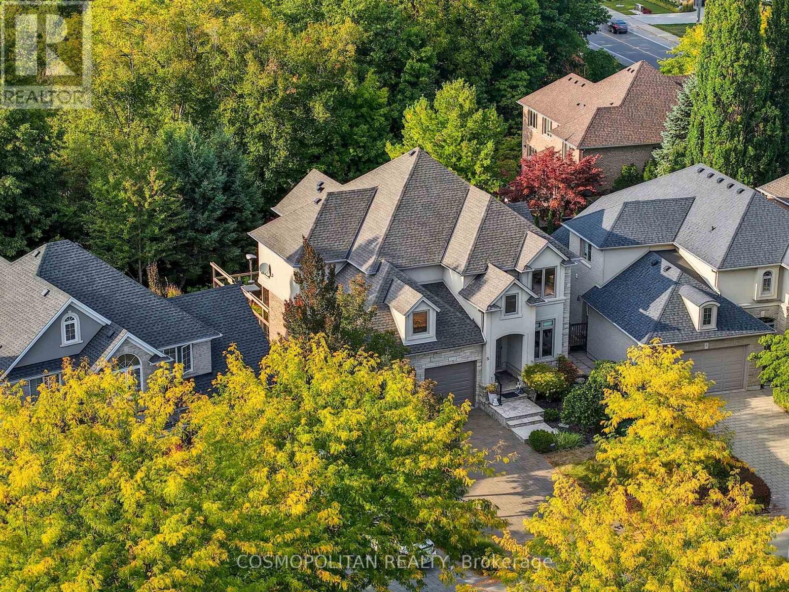 5 Brooklyn Court, St. Catharines, Ontario  L2N 7S6 - Photo 2 - X12459144