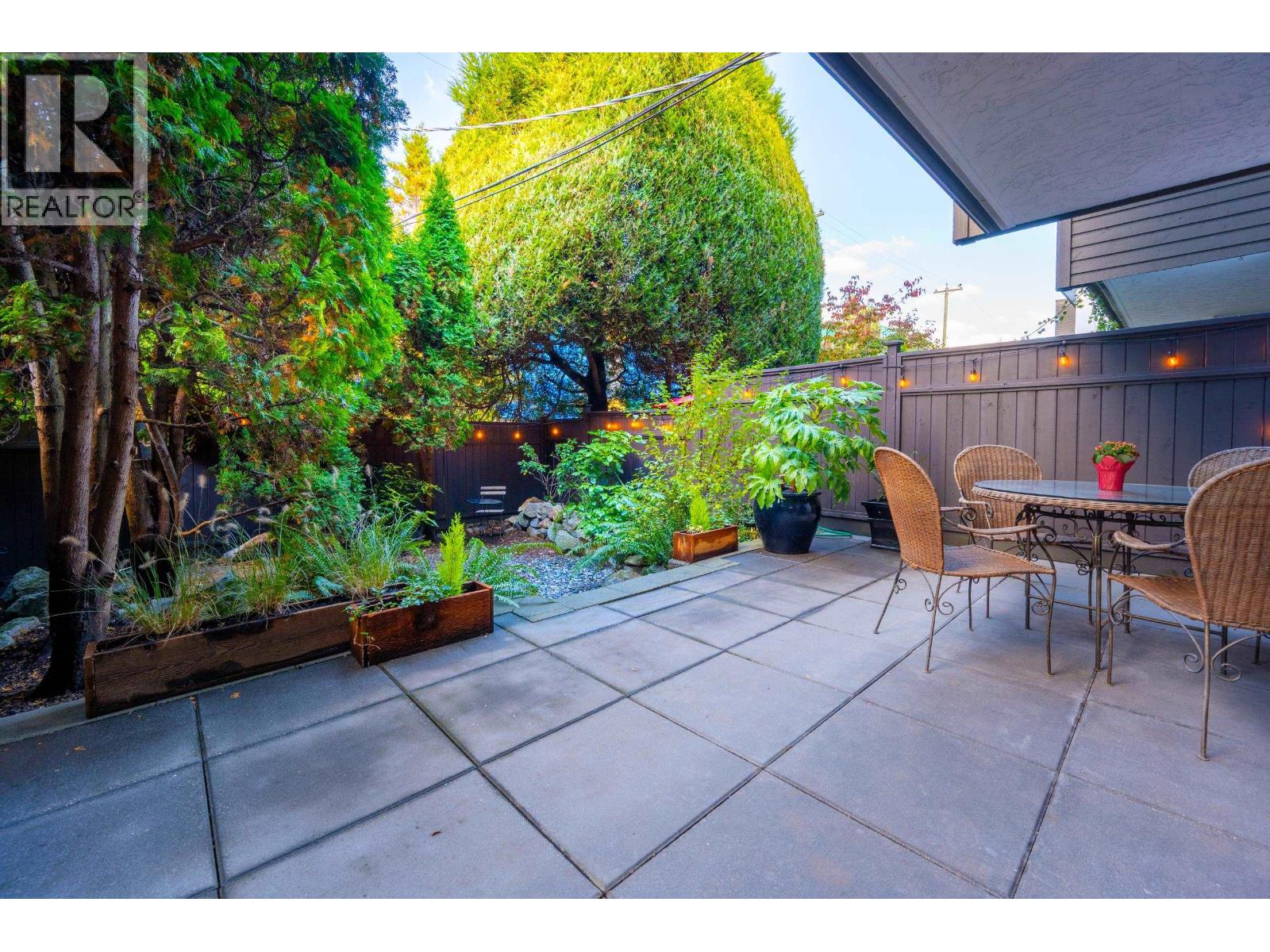 117 265 E 15th Avenue, Vancouver, British Columbia  V5T 4K4 - Photo 1 - R3061887