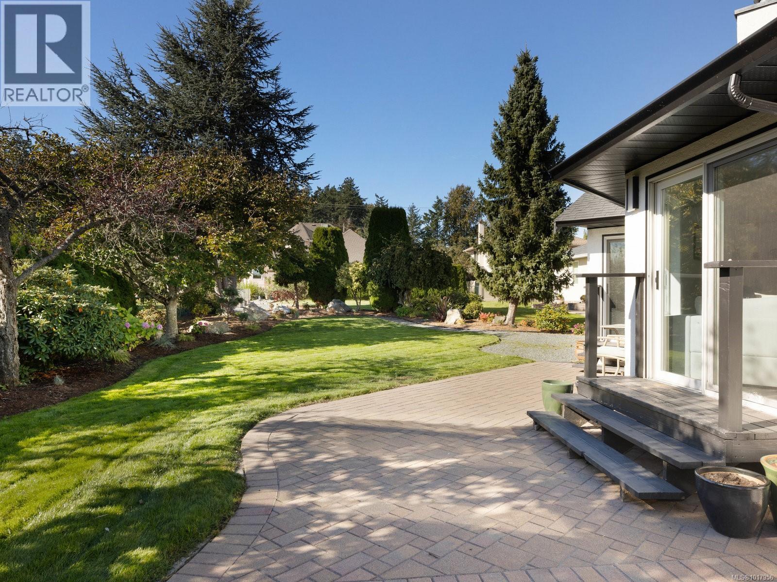 2545 Newman Rd, Central Saanich, British Columbia  V8M 1V1 - Photo 26 - 1017956