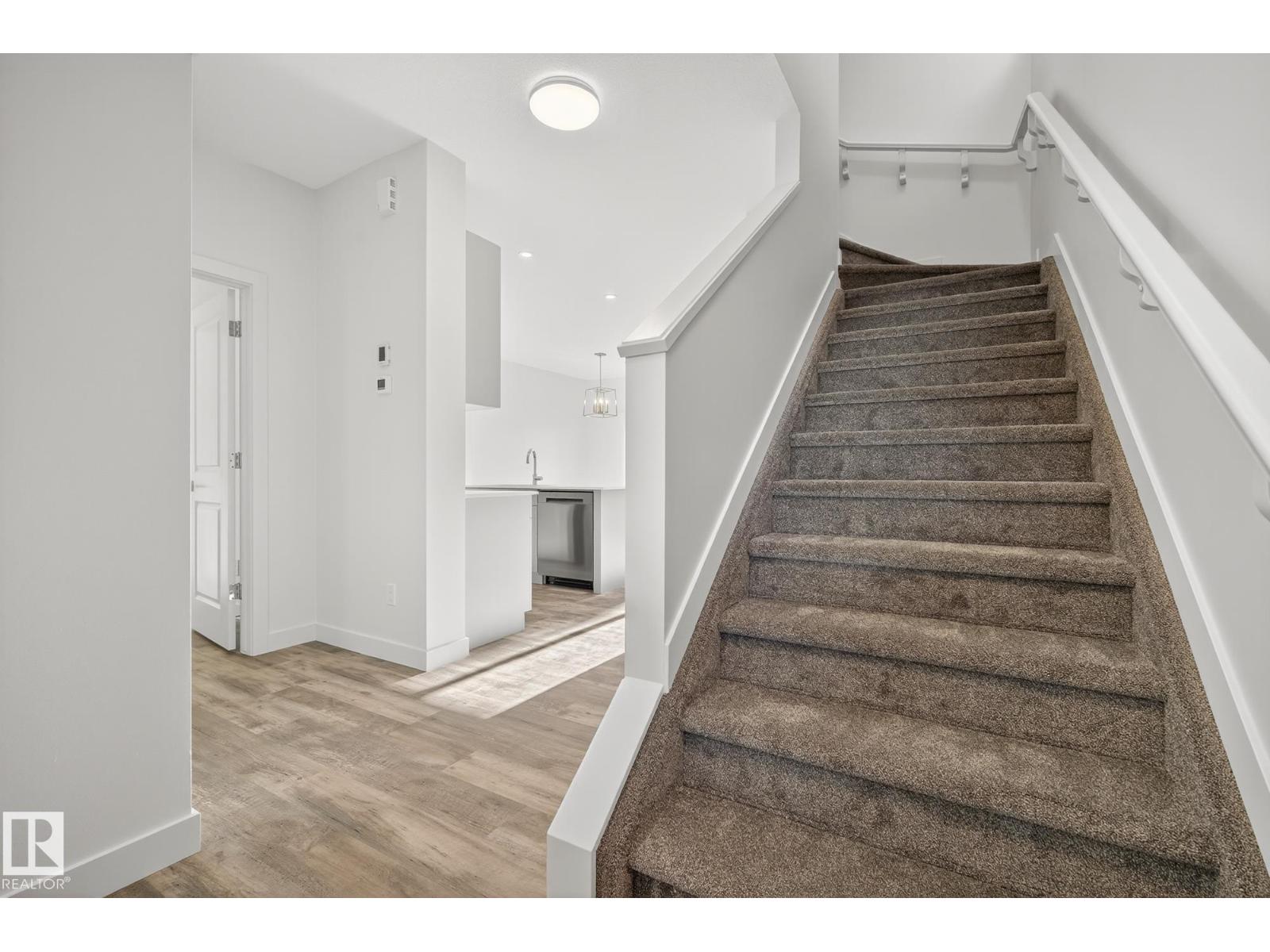 #5 5122 213a St Nw, Edmonton, Alberta  T6M 0K7 - Photo 2 - E4463453