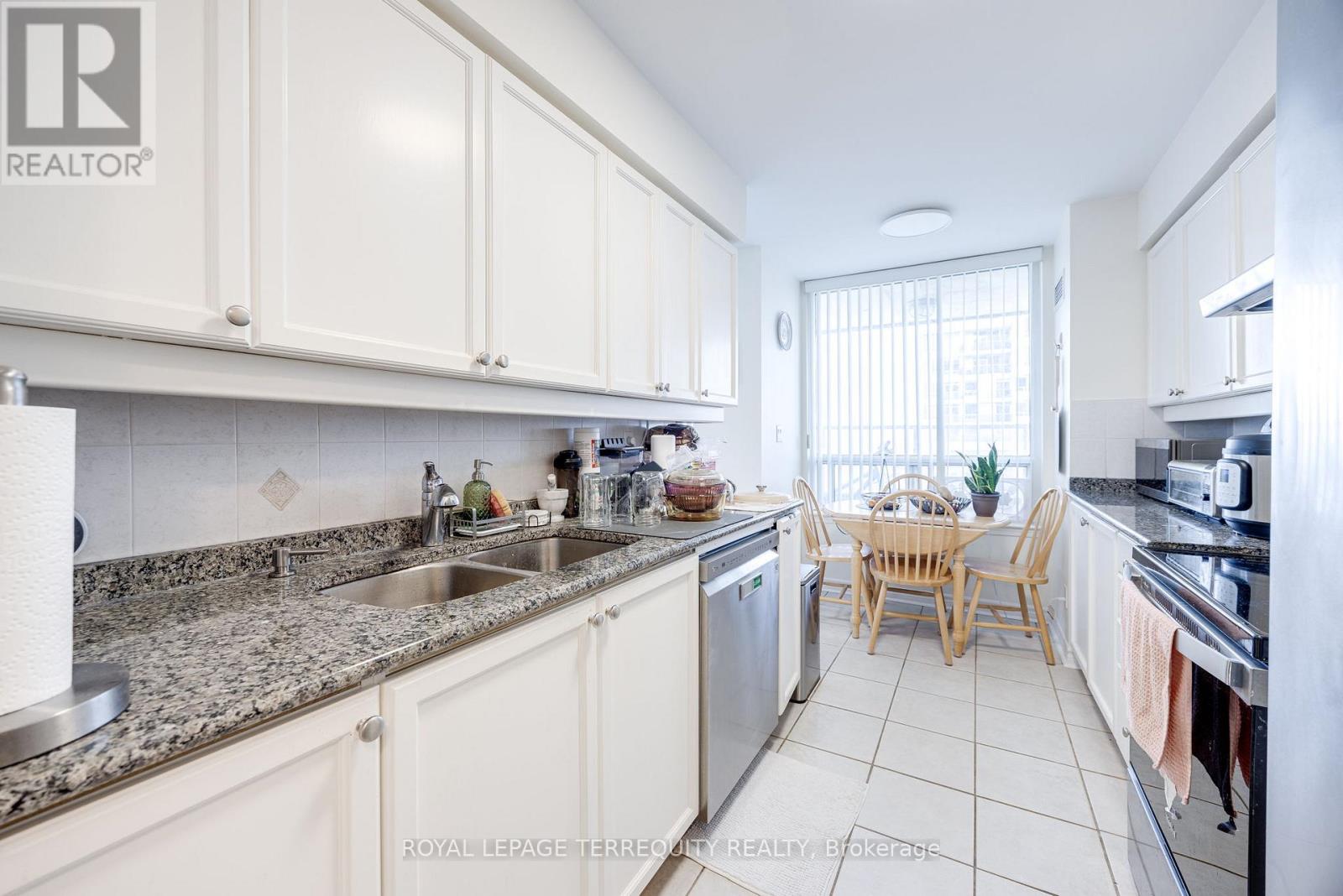 2204 - 1 REAN DRIVE, Toronto, Ontario