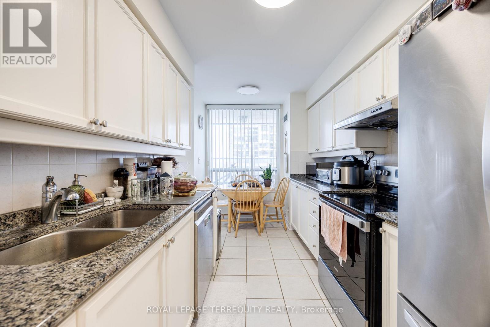 2204 - 1 Rean Drive, Toronto, Ontario  M2K 3C1 - Photo 25 - C12481997