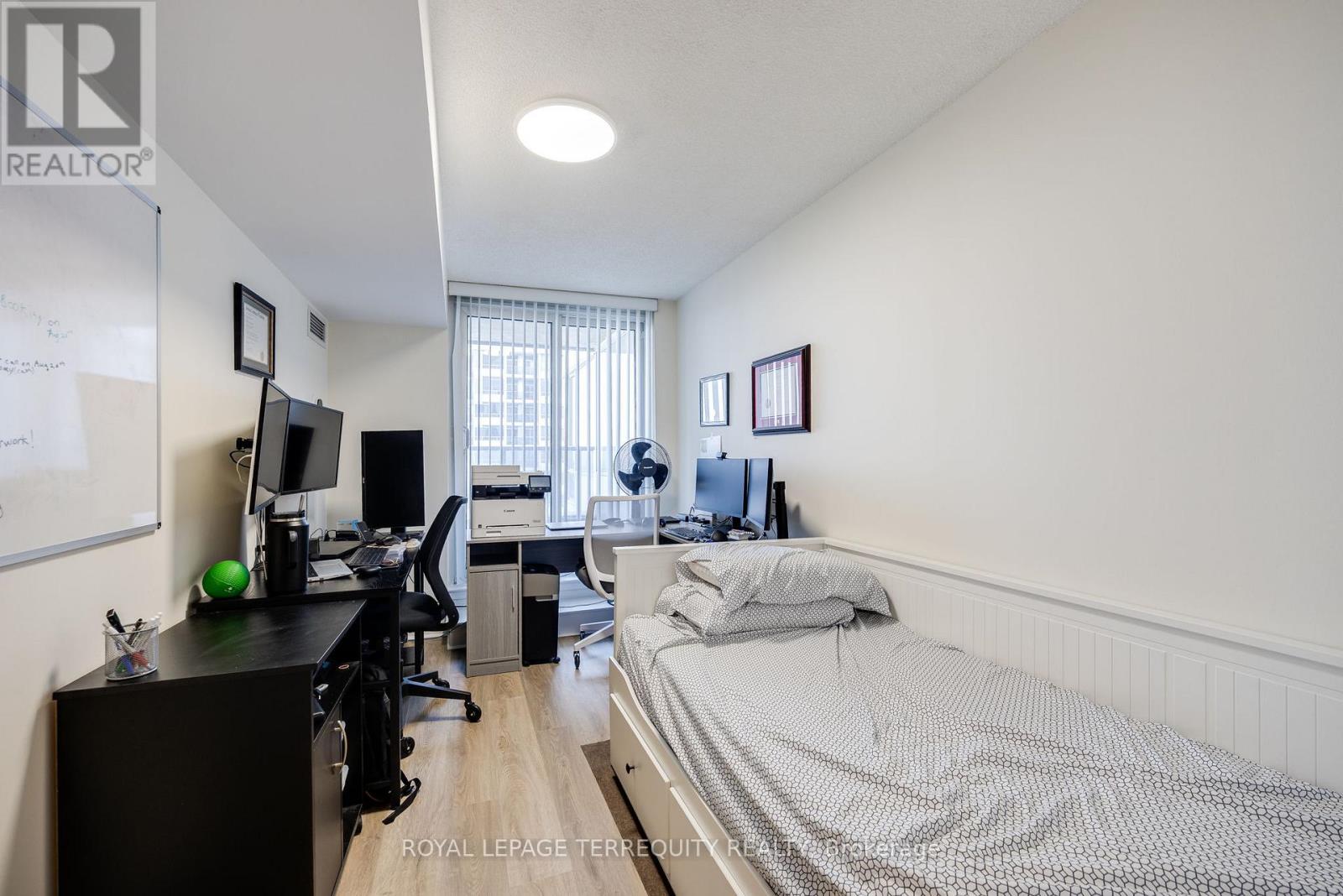 2204 - 1 Rean Drive, Toronto, Ontario  M2K 3C1 - Photo 7 - C12481997