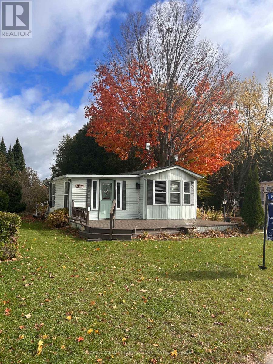 327 - 285 Crydermans Side Road, Georgina, Ontario  L0E 1A0 - Photo 2 - N12482018