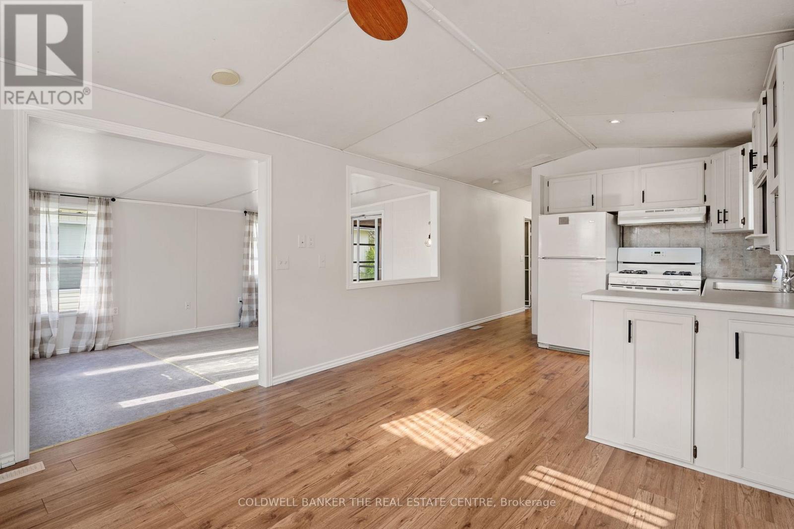 327 - 285 Crydermans Side Road, Georgina, Ontario  L0E 1A0 - Photo 6 - N12482018