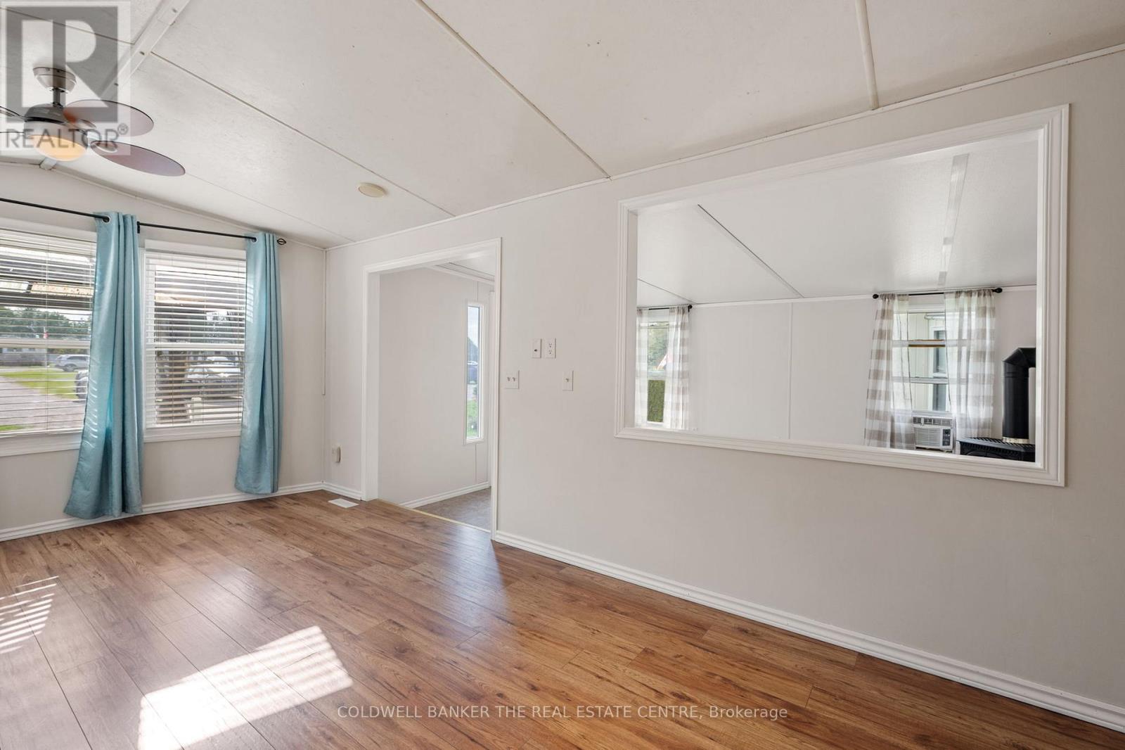 327 - 285 Crydermans Side Road, Georgina, Ontario  L0E 1A0 - Photo 8 - N12482018