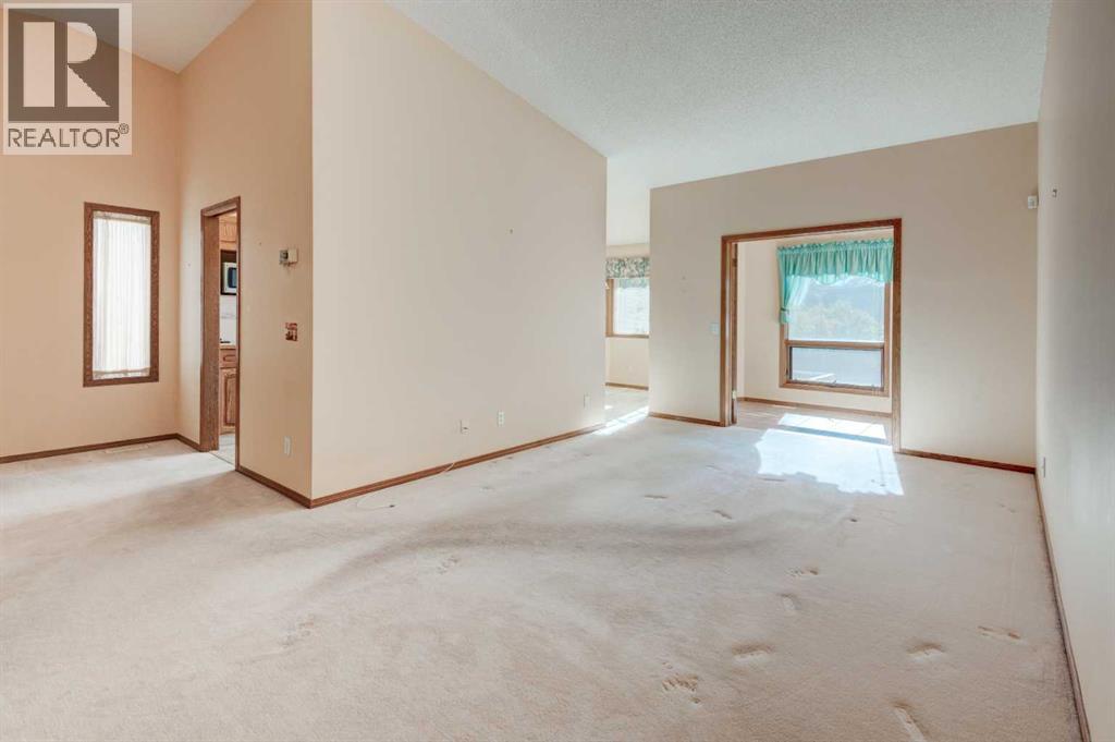 1567 Evergreen Drive Sw, Calgary, Alberta  T2Y 3B7 - Photo 10 - A2266781