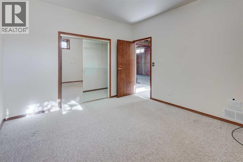 1567 Evergreen Drive Sw, Calgary, Alberta  T2Y 3B7 - Photo 23 - A2266781