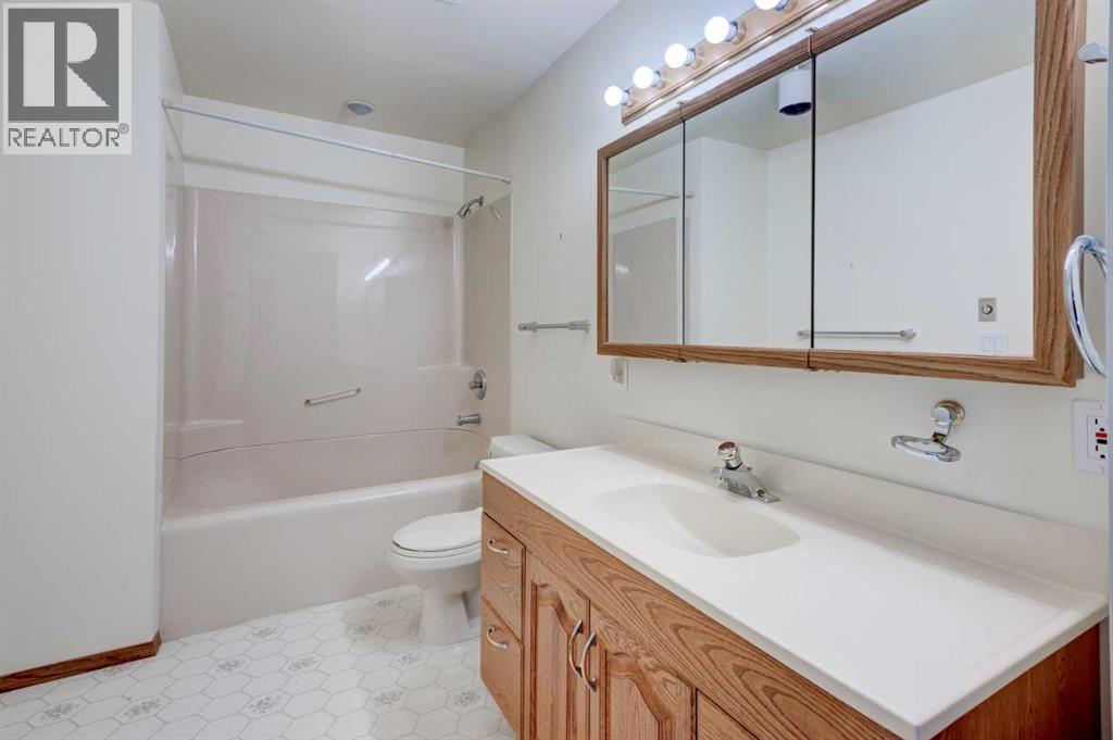 1567 Evergreen Drive Sw, Calgary, Alberta  T2Y 3B7 - Photo 24 - A2266781