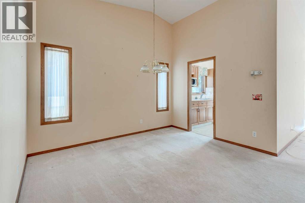 1567 Evergreen Drive Sw, Calgary, Alberta  T2Y 3B7 - Photo 6 - A2266781