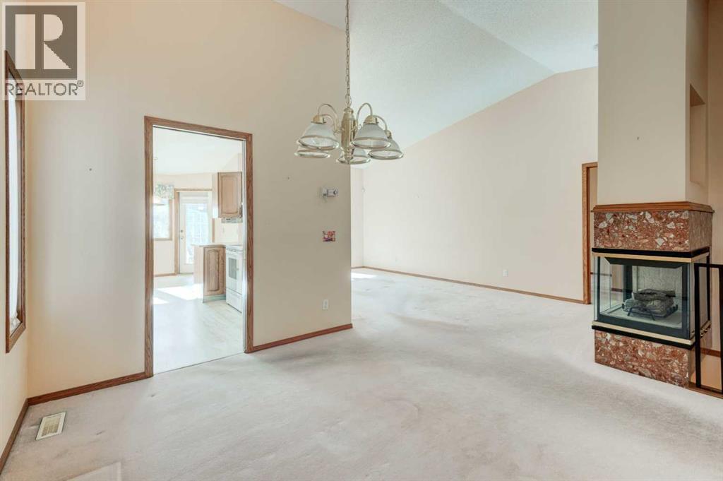 1567 Evergreen Drive Sw, Calgary, Alberta  T2Y 3B7 - Photo 7 - A2266781