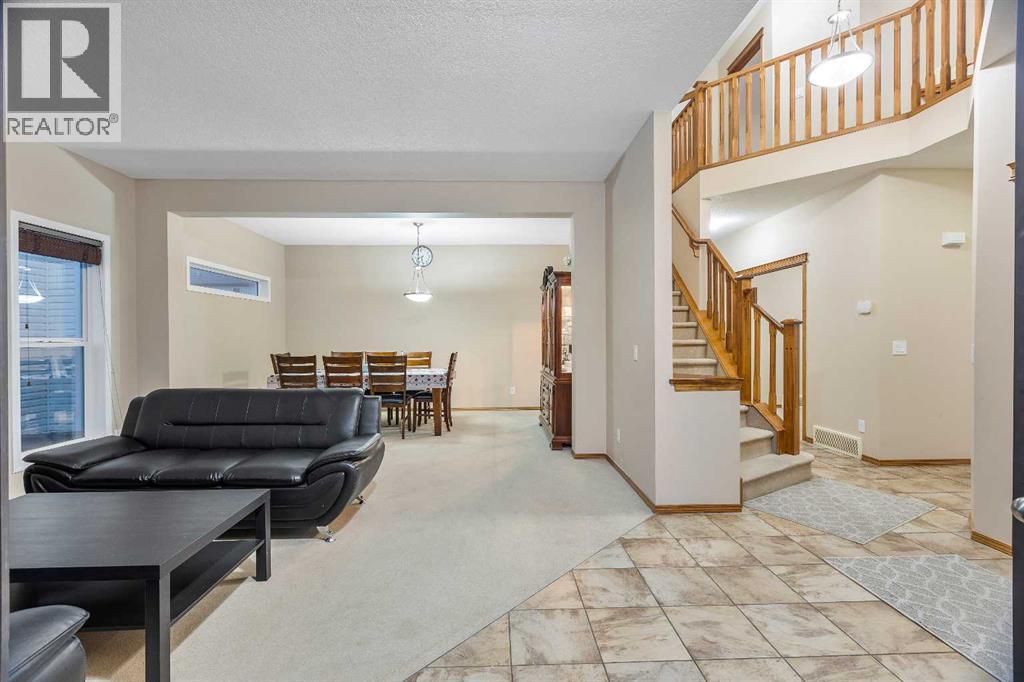 213 Hawkmere Close, Chestermere, Alberta  T1X 0C1 - Photo 7 - A2249035