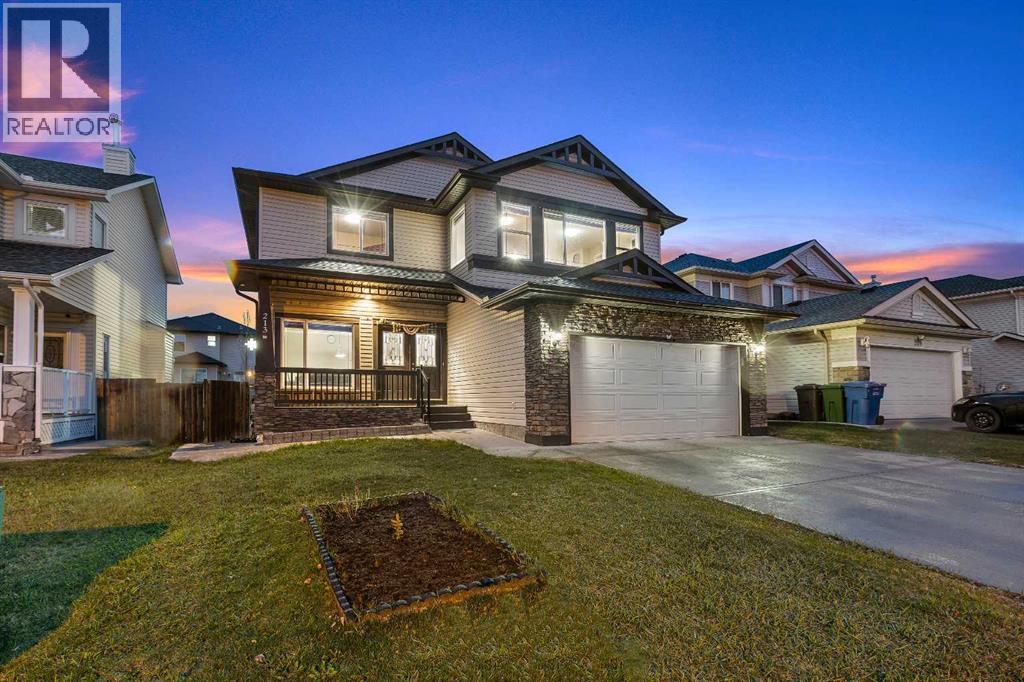 213 Hawkmere Close, Chestermere, Alberta  T1X 0C1 - Photo 2 - A2249035