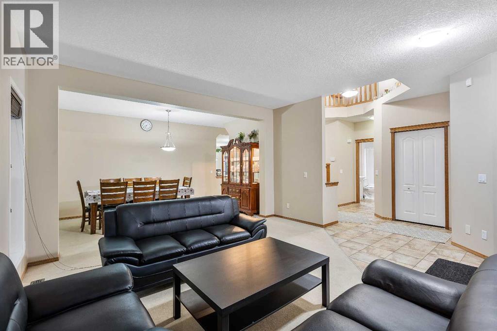 213 Hawkmere Close, Chestermere, Alberta  T1X 0C1 - Photo 8 - A2249035