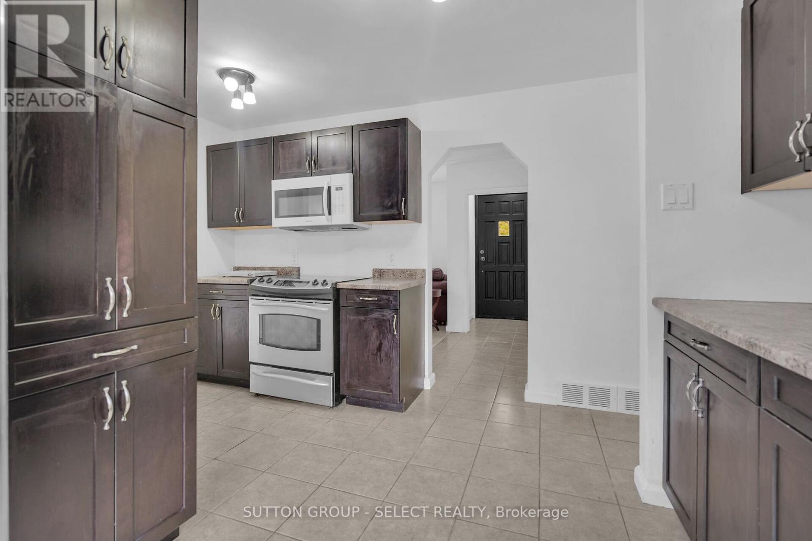 346 Stephen Street, London South, Ontario  N6K 2N3 - Photo 17 - X12482038