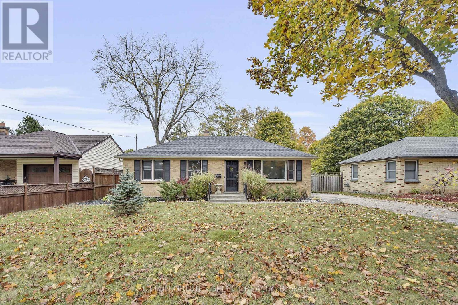346 Stephen Street, London South, Ontario  N6K 2N3 - Photo 2 - X12482038
