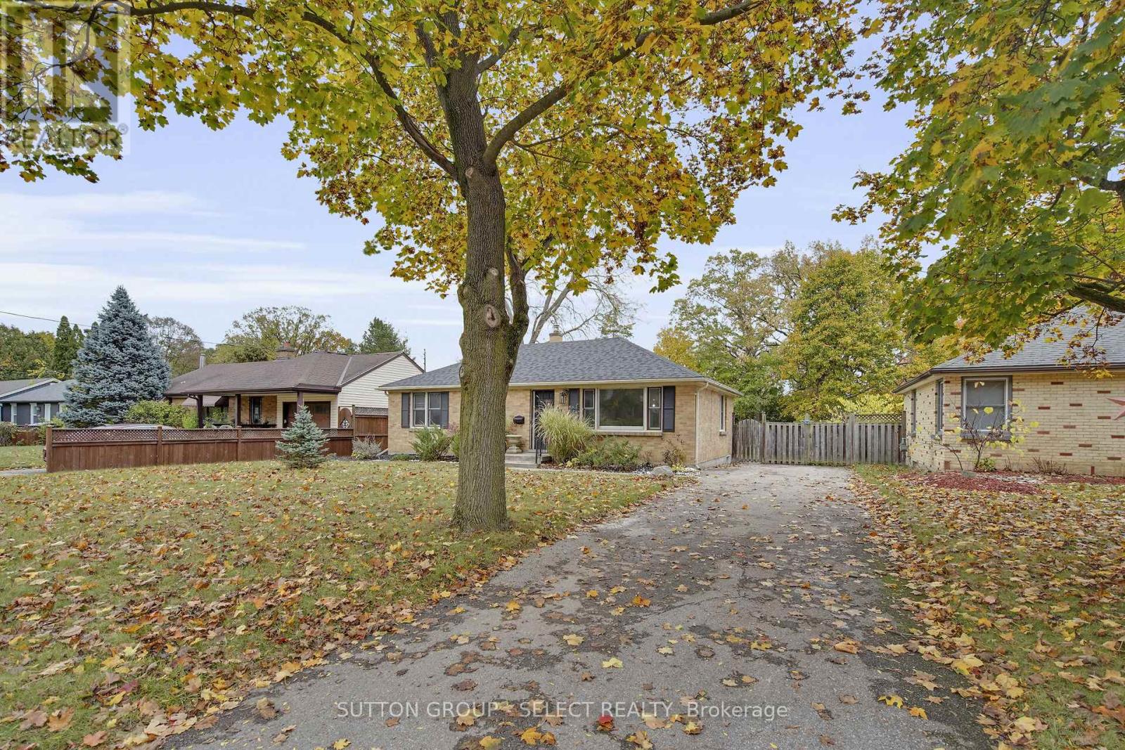 346 Stephen Street, London South, Ontario  N6K 2N3 - Photo 3 - X12482038