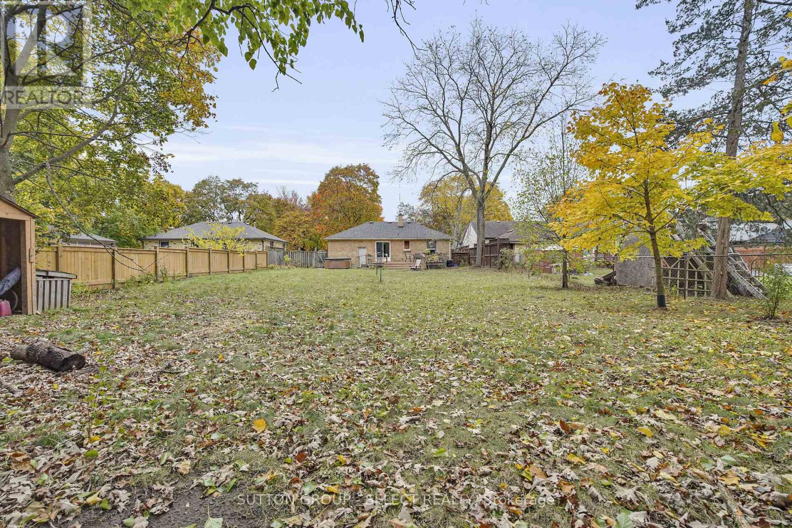 346 Stephen Street, London South, Ontario  N6K 2N3 - Photo 33 - X12482038