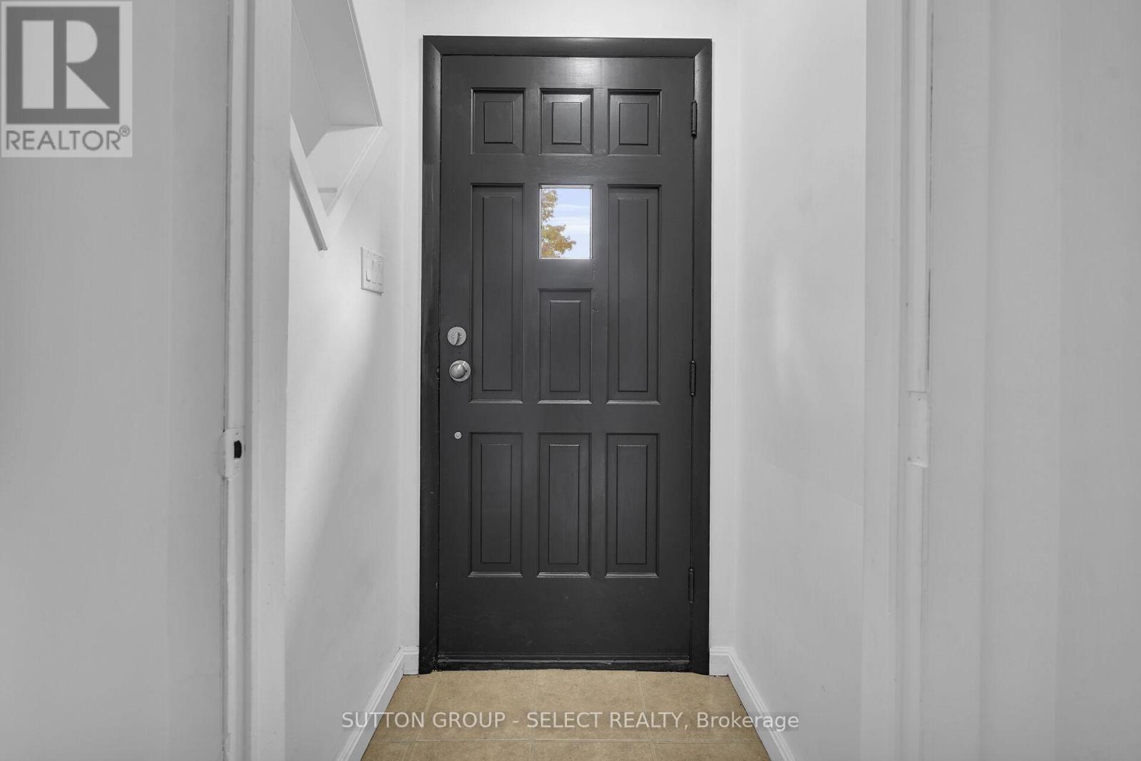 346 Stephen Street, London South, Ontario  N6K 2N3 - Photo 5 - X12482038