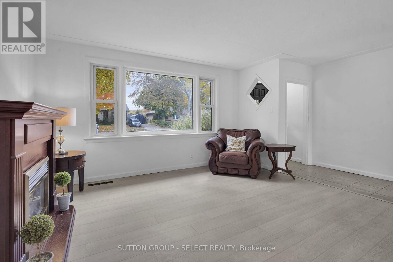 346 Stephen Street, London South, Ontario  N6K 2N3 - Photo 6 - X12482038