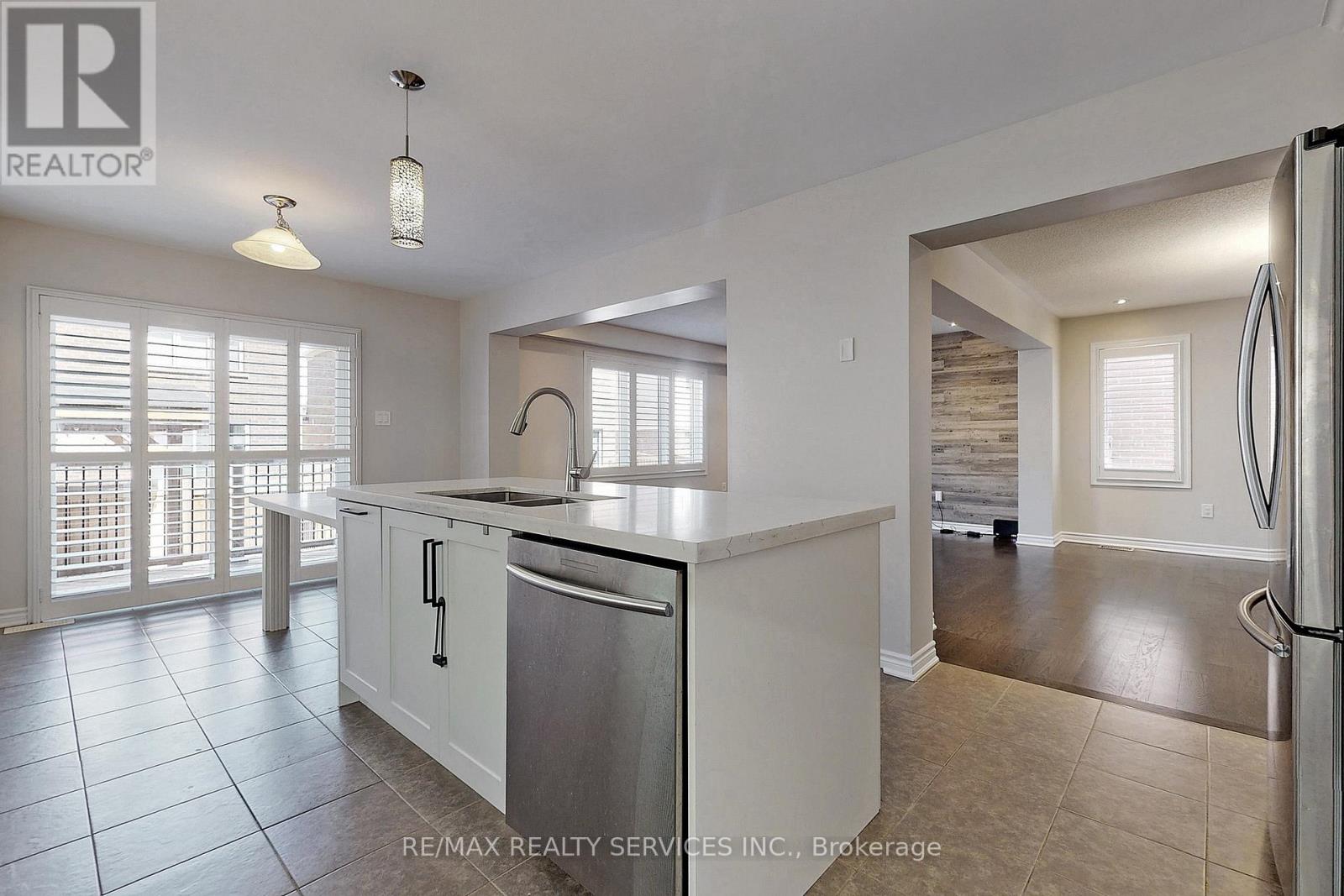 Upper - 31 Leadenhall Road, Brampton (Northwest Brampton), Ontario  L7A 4G4 - Photo 11 - W12482002