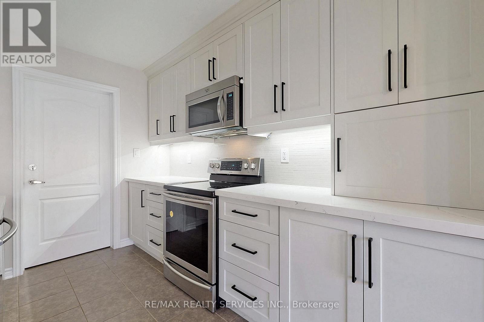Upper - 31 Leadenhall Road, Brampton (Northwest Brampton), Ontario  L7A 4G4 - Photo 15 - W12482002