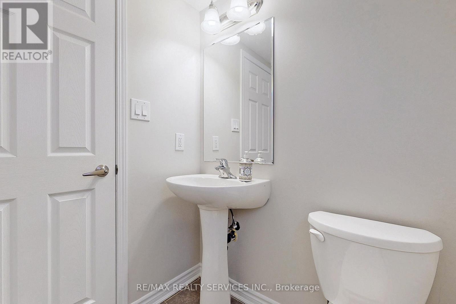 Upper - 31 Leadenhall Road, Brampton (Northwest Brampton), Ontario  L7A 4G4 - Photo 18 - W12482002