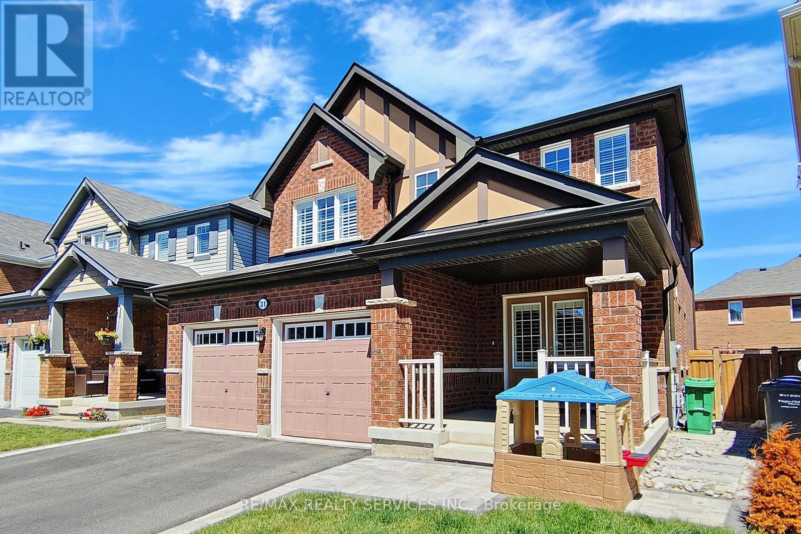 Upper - 31 Leadenhall Road, Brampton (Northwest Brampton), Ontario  L7A 4G4 - Photo 2 - W12482002