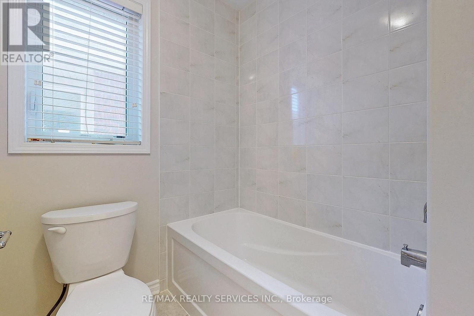 Upper - 31 Leadenhall Road, Brampton (Northwest Brampton), Ontario  L7A 4G4 - Photo 40 - W12482002
