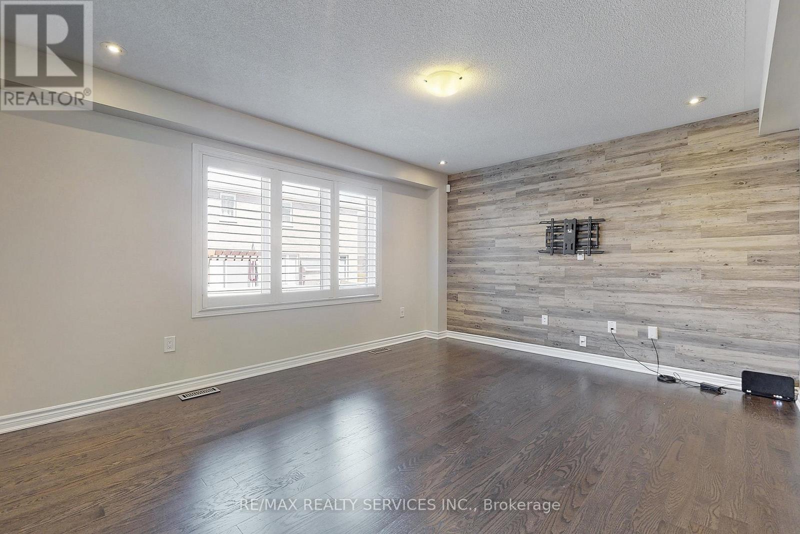 Upper - 31 Leadenhall Road, Brampton (Northwest Brampton), Ontario  L7A 4G4 - Photo 7 - W12482002