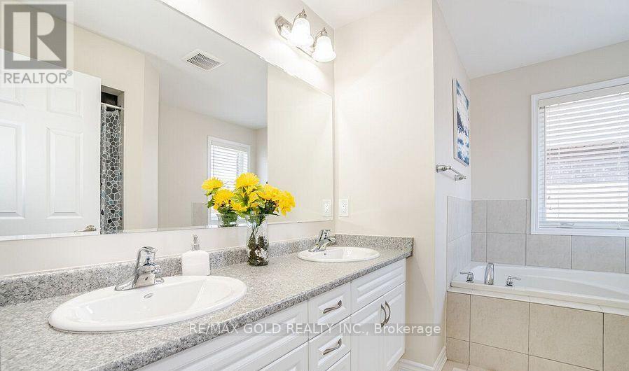 47 Stedford Crescent, Brampton (Northwest Brampton), Ontario  L7A 4P5 - Photo 15 - W12482021