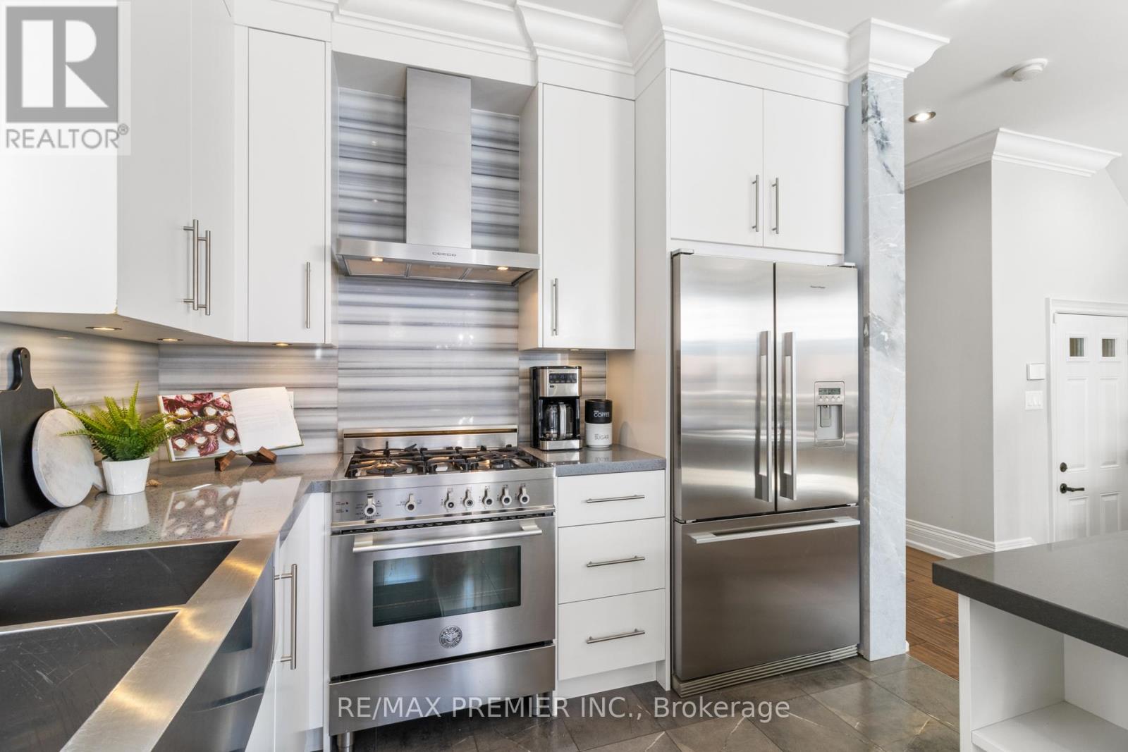 17 Angelico Avenue, Vaughan (Vellore Village), Ontario  L4H 3L3 - Photo 12 - N12479911