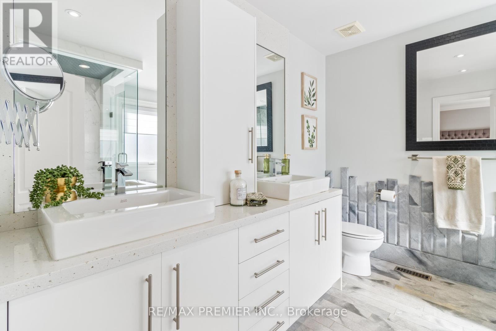 17 Angelico Avenue, Vaughan (Vellore Village), Ontario  L4H 3L3 - Photo 27 - N12479911