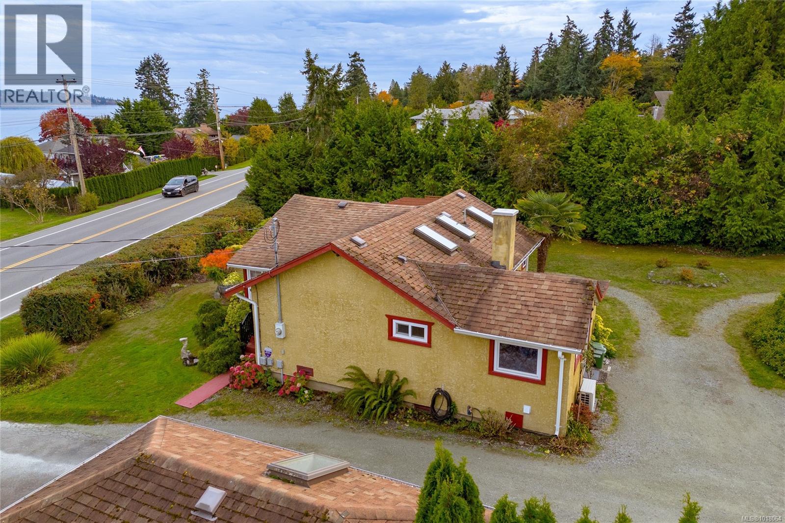 8576 Lochside Dr, North Saanich, British Columbia  V8L 1M6 - Photo 15 - 1018064