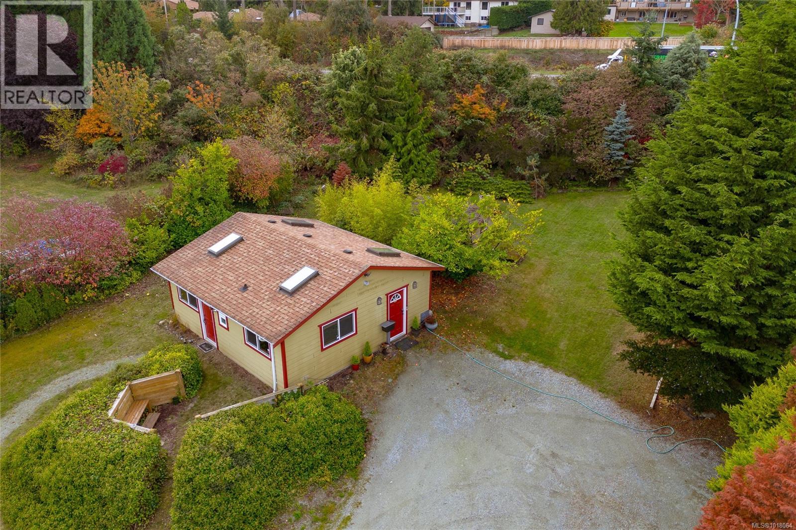 8576 Lochside Dr, North Saanich, British Columbia  V8L 1M6 - Photo 11 - 1018064