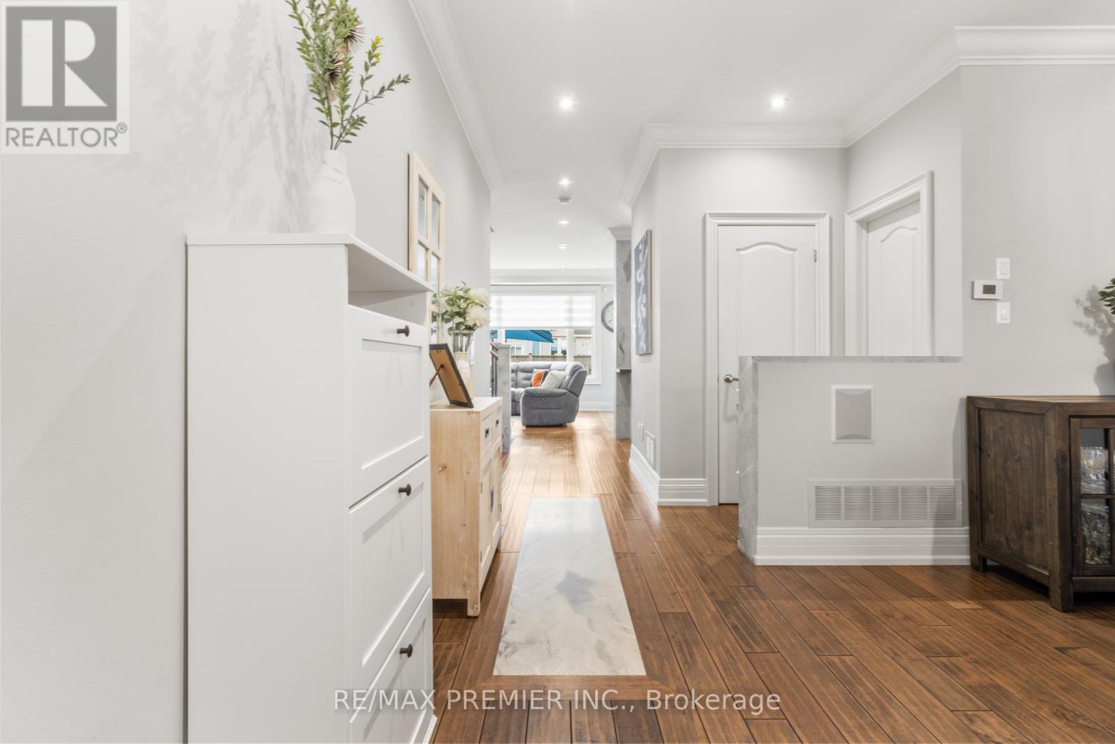 17 Angelico Avenue, Vaughan (Vellore Village), Ontario  L4H 3L3 - Photo 7 - N12479911
