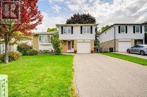 33 Groveland Crescent, Brampton, Ontario  L6S 1L1 - Photo 1 - W12480908