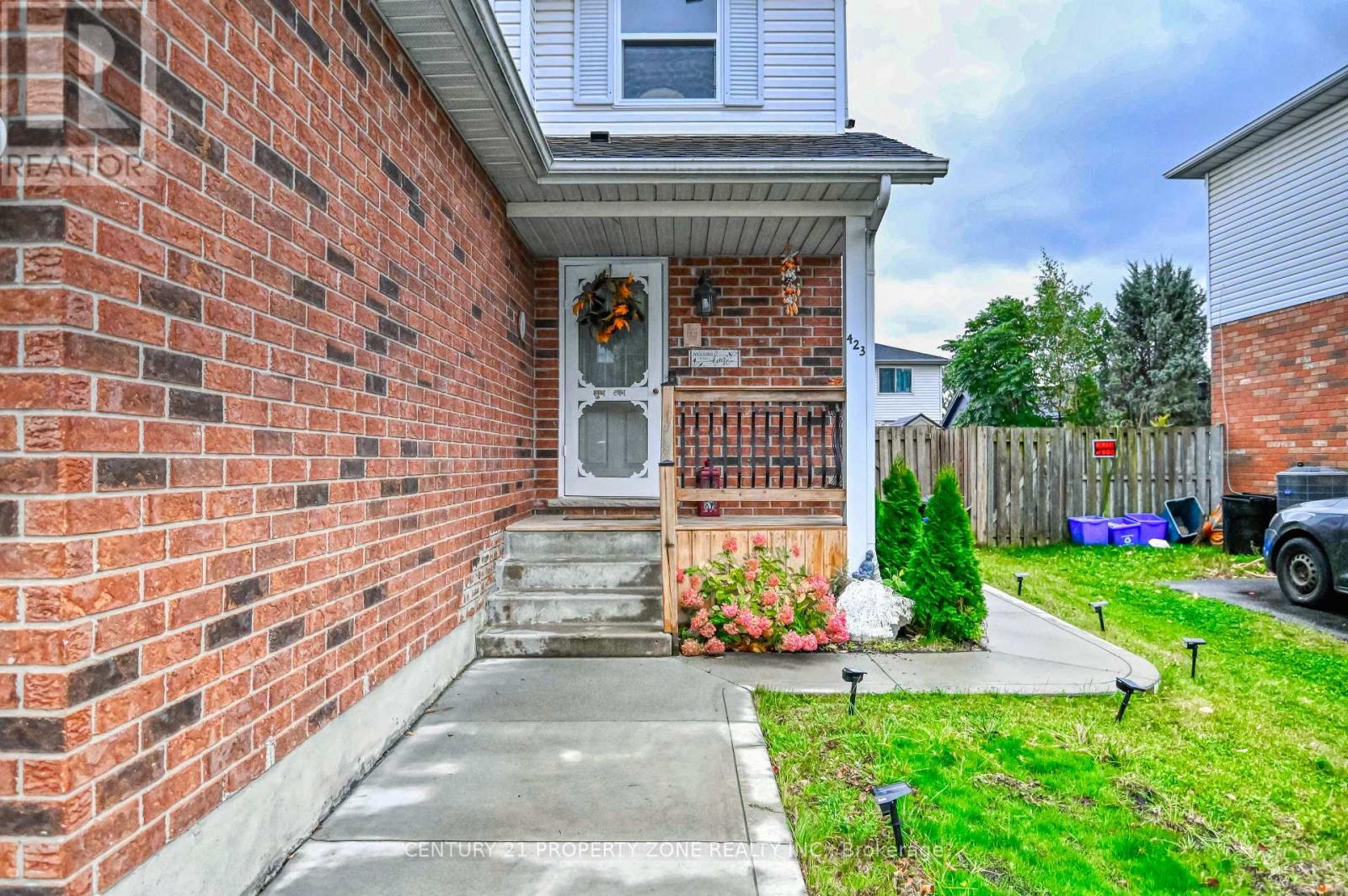 423 Old Newbury Lane, Cambridge, Ontario  N3H 5N9 - Photo 4 - X12481209