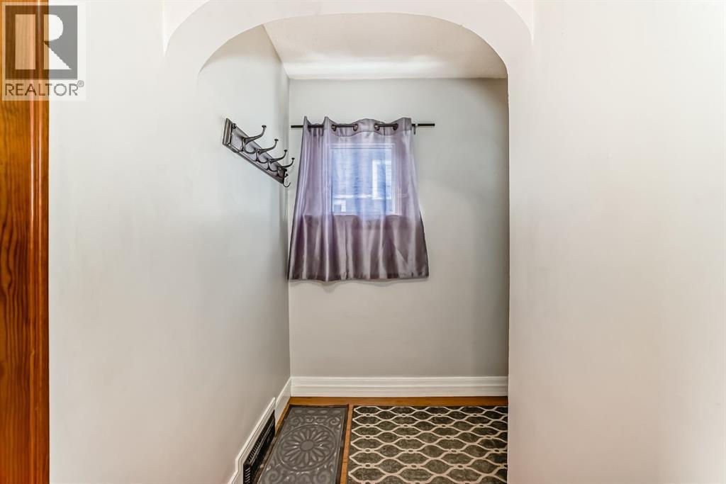 319 11 Avenue Ne, Calgary, Alberta  T2E 0Z2 - Photo 4 - A2263388