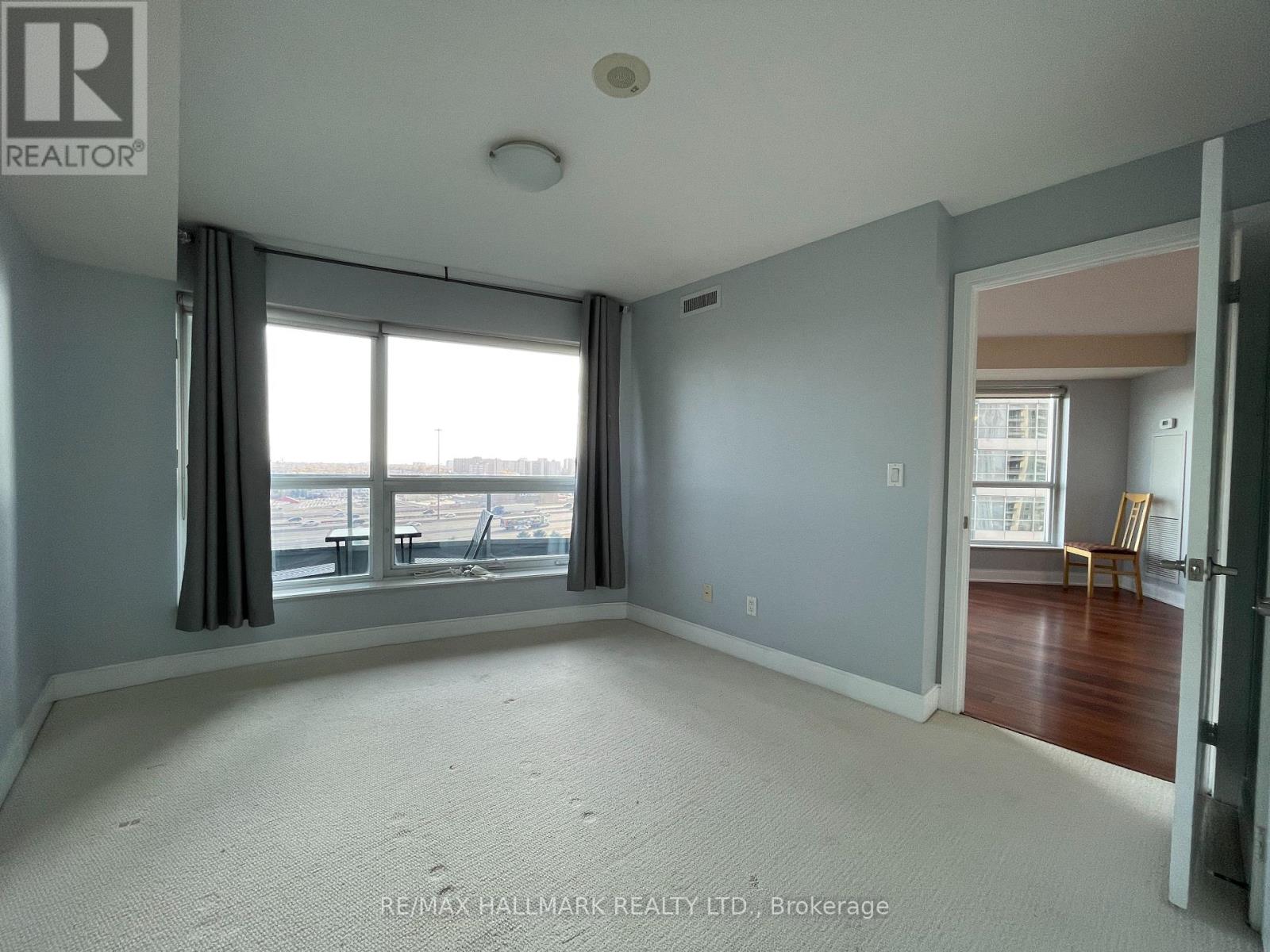 1018 - 135 Village Green Square, Toronto (Agincourt South-Malvern West), Ontario  M1S 0G4 - Photo 12 - E12482054