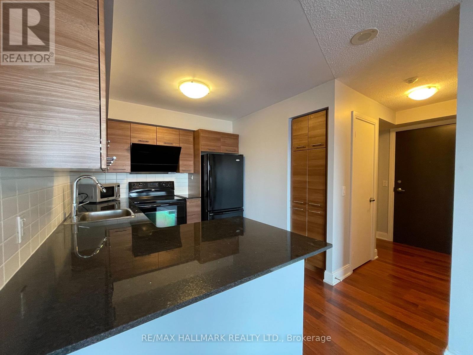 1018 - 135 Village Green Square, Toronto (Agincourt South-Malvern West), Ontario  M1S 0G4 - Photo 7 - E12482054