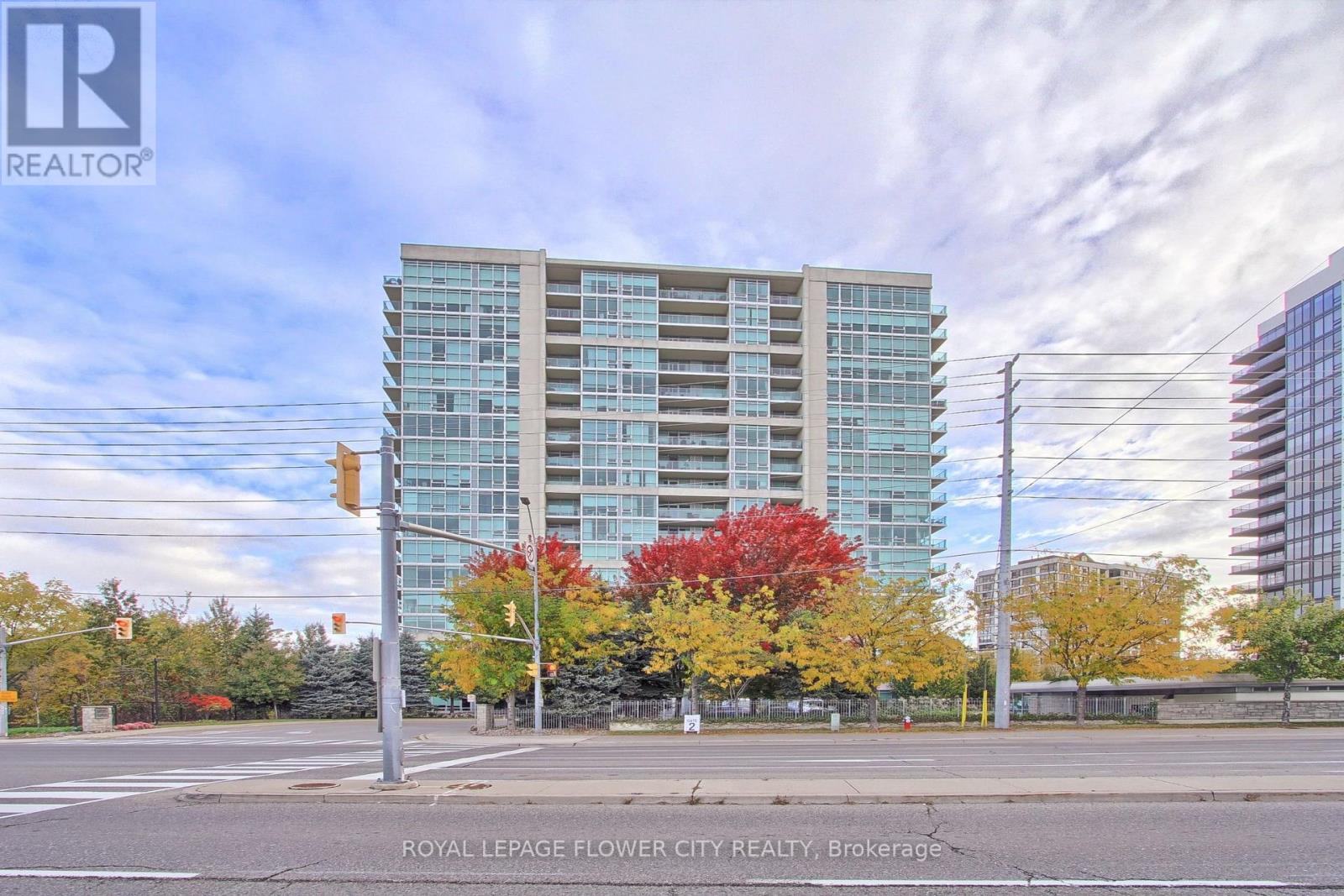 414 - 1055 Southdown Road, Mississauga (Clarkson), Ontario  L5J 0A3 - Photo 2 - W12463238