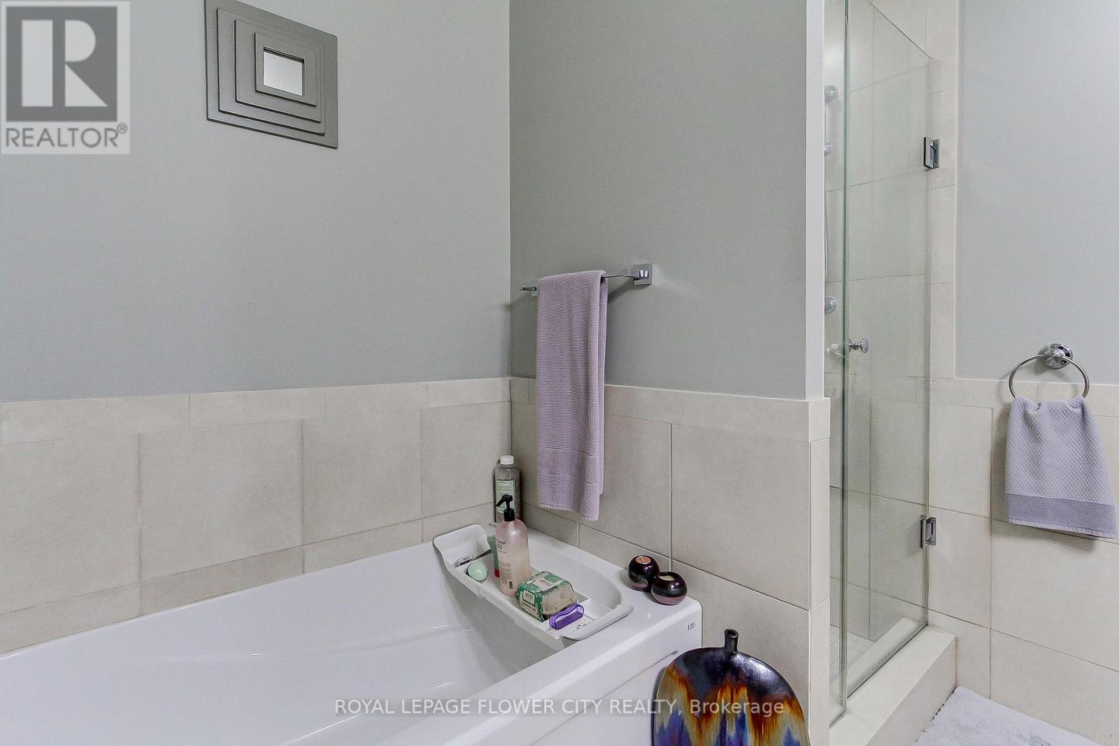 414 - 1055 Southdown Road, Mississauga (Clarkson), Ontario  L5J 0A3 - Photo 28 - W12463238