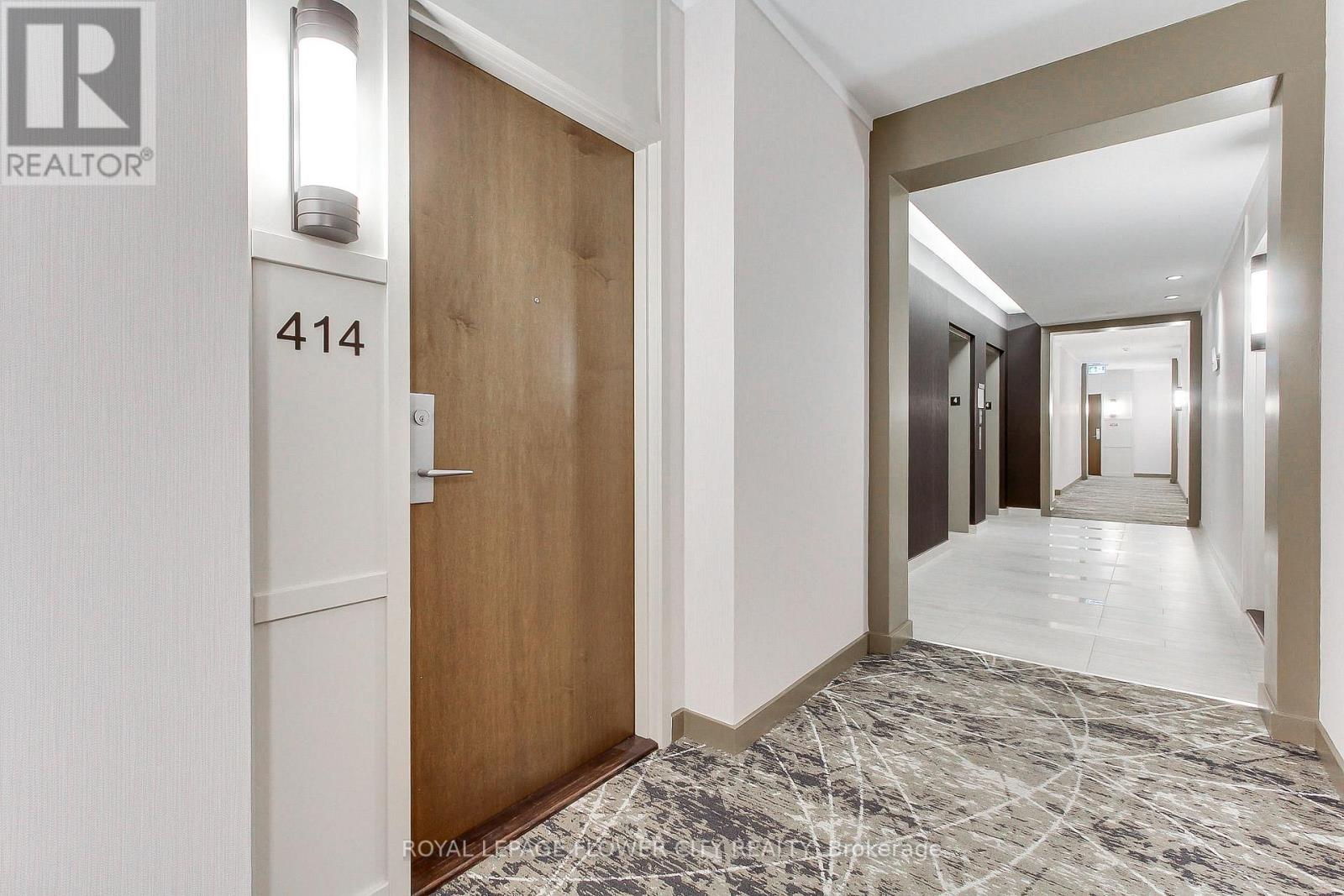 414 - 1055 Southdown Road, Mississauga (Clarkson), Ontario  L5J 0A3 - Photo 6 - W12463238